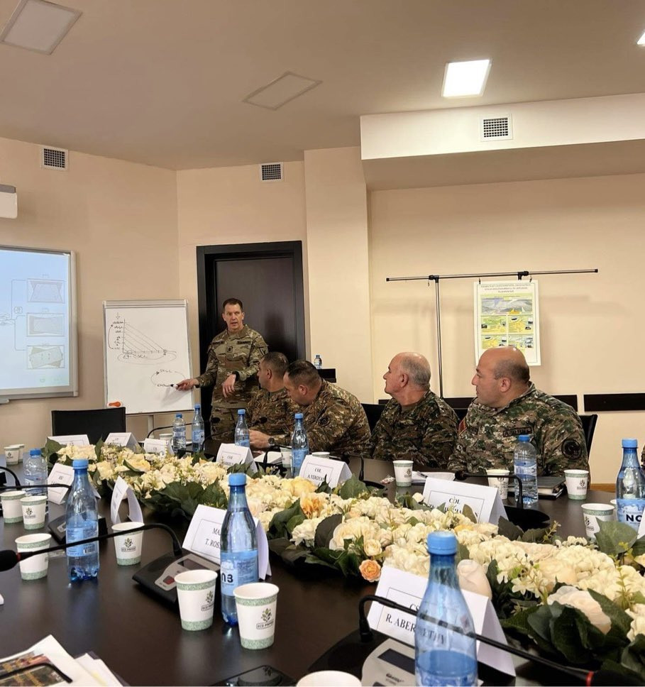 ABŞ MN-in Avropa Komandanlığının (EUCOM) komandanı Ermənistana səfər edib<font color=red> - FOTOLAR</font>