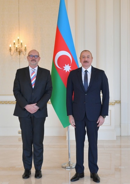 Prezident İlham Əliyev Lüksemburqun Azərbaycanda yeni təyin olunmuş səfirini qəbul edib<font color='red'> - YENİLƏNİB</font><font color=red> - FOTOLAR</font>