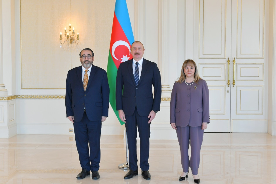 Perunun ölkəmizdə yeni təyin olunmuş səfiri etimadnaməsini Azərbaycan Prezidentinə təqdim edib <font color='red'> - YENİLƏNİB</font><font color=red> - FOTOLAR</font>