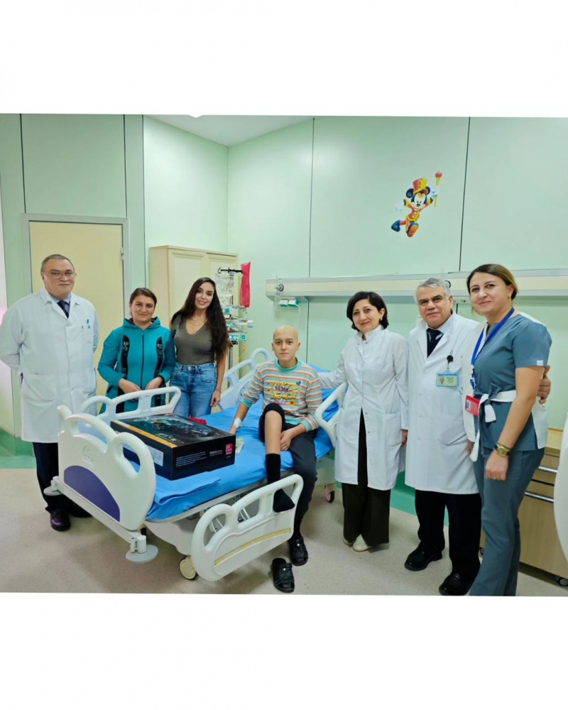 Leyla Əliyeva Uşaq Onkologiya Klinikasında olub<font color=red> - FOTOLAR</font>