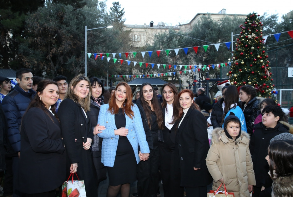 Leyla Əliyevanın iştirakı ilə “Bizim həyət” layihəsi çərçivəsində daha iki həyət yenilənərək sakinlərin istifadəsinə verilib<font color=red> - FOTOLAR</font>