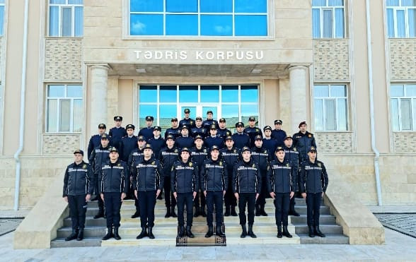 Naxçıvanda 32 gəncin polis sıralarına qəbul edilməsi ilə əlaqədar andiçmə mərasimi keçirilib<font color=red> - FOTOLAR</font>