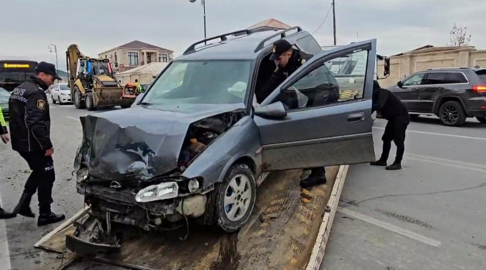 Naxçıvan şəhərində "Opel" və "Nissan" markalı avtomobillər toqquşub<font color=red> - FOTOLAR</font>