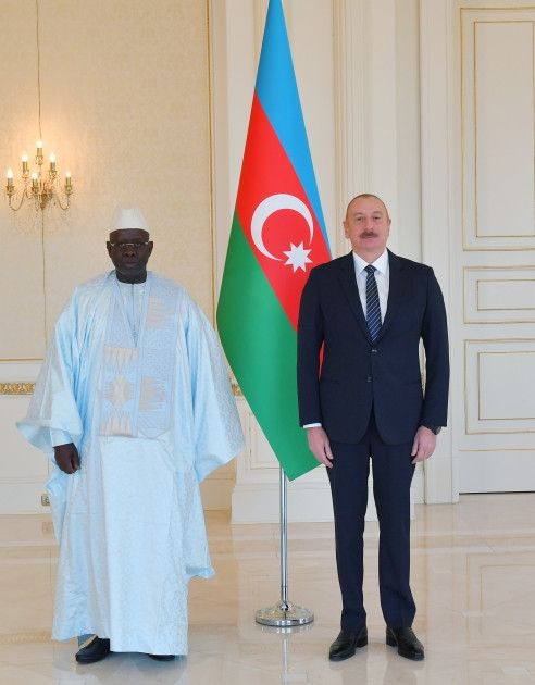 Azərbaycan Prezidenti İlham Əliyev Seneqalın ölkəmizdə yeni təyin olunmuş səfirinin etimadnaməsini qəbul edib <font color='red'> - YENİLƏNİB</font><font color=red> - FOTOLAR</font>