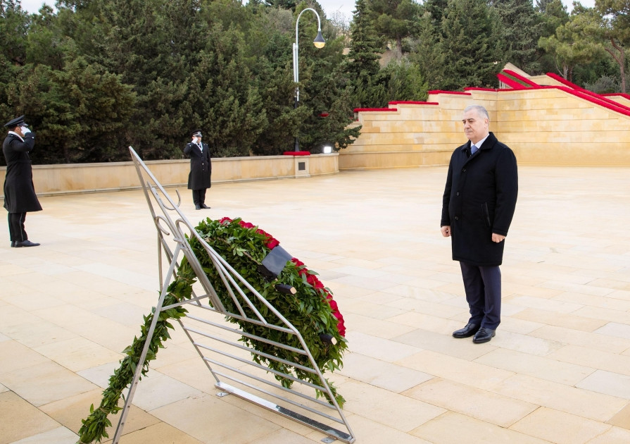 DTX-nin əməkdaşları Şəhidlər xiyabanını ziyarət ediblər<font color=red> - FOTOLAR</font>
