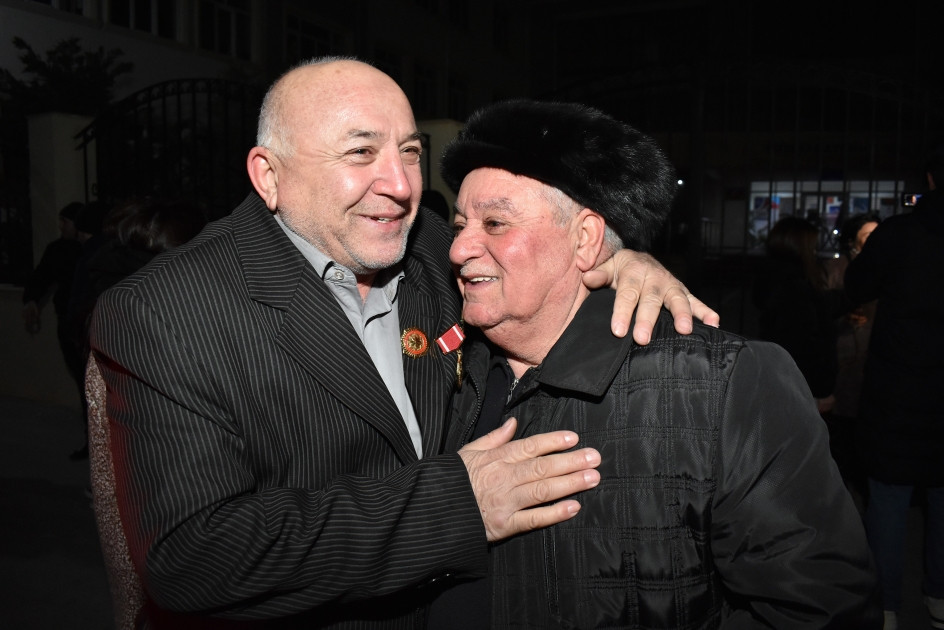 Böyük Qayıdış: Füzuli şəhərinə daha 30 ailə yola salınıb<font color=red> - FOTOLAR</font>