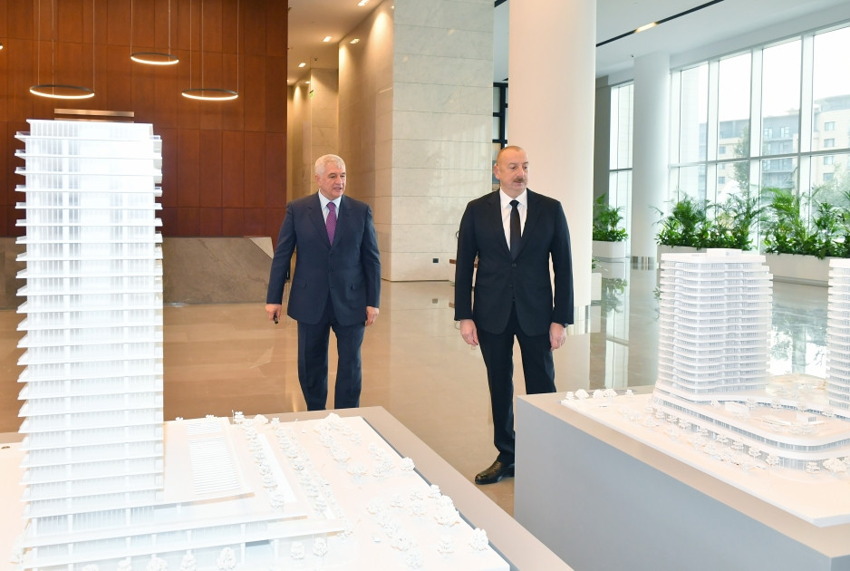 Prezident İlham Əliyev Bakı Ağ Şəhərin Mərkəzi Park Kvartalında tikinti, abadlıq işləri və Ofis binasında yaradılan şərait ilə tanış olub<font color='red'> - YENİLƏNİB</font><font color=red> - FOTOLAR</font>
