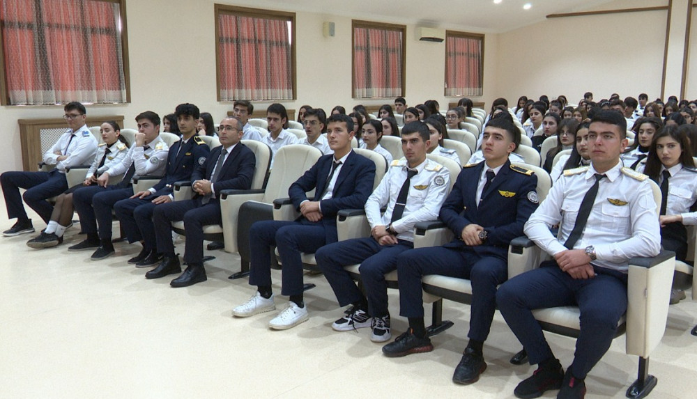İlk dəfə səs verəcək tələbələr üçün infosessiya keçirilib<font color=red> - FOTOLAR</font>