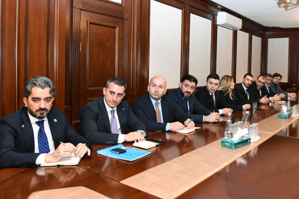 Səlahiyyətli nümayəndə xarici və  yerli investorları qəbul edib<font color=red> - FOTOLAR</font>