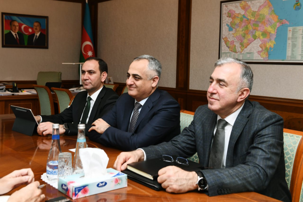 Səlahiyyətli nümayəndə xarici və  yerli investorları qəbul edib<font color=red> - FOTOLAR</font>