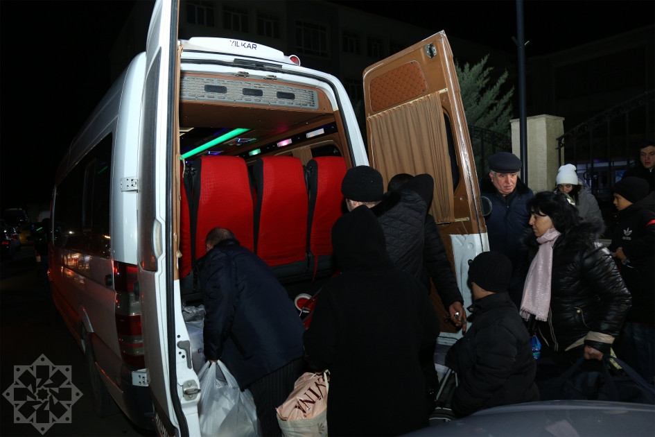 Böyük Qayıdış: Füzuli şəhərinə növbəti köç karvanı yola salınıb<font color=red> - FOTOLAR</font>