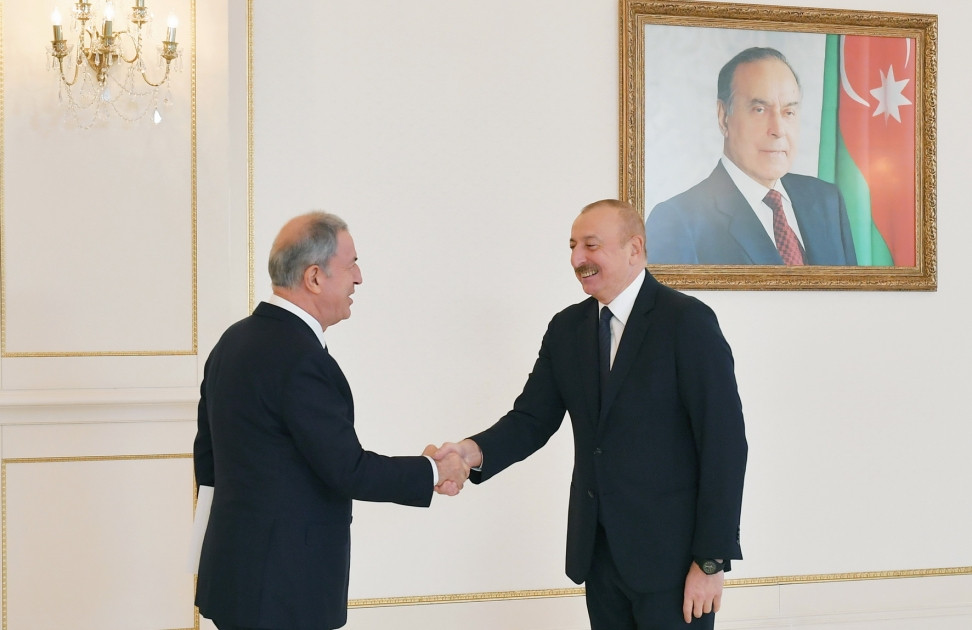 Prezident İlham Əliyev Türkiyə parlamentinin Milli müdafiə komissiyasının sədrinin rəhbərlik etdiyi nümayəndə heyətini qəbul edib<font color='red'> - YENİLƏNƏCƏK</font><font color=red> - FOTOLAR</font>