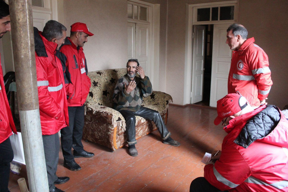 Qızıl Aypara Cəmiyyəti Qarabağın erməni sakinlərinə baş çəkib<font color=red> - FOTOLAR</font>