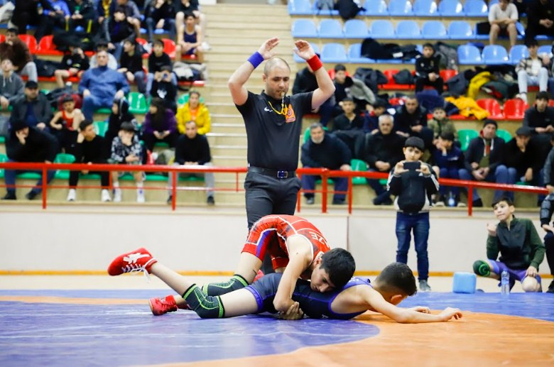 Ölkə birinciliyində iştirak edəcək güləşçilər bəlli olub<font color=red> - FOTOLAR</font>
