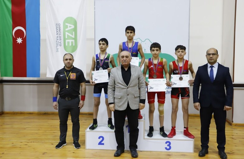 Ölkə birinciliyində iştirak edəcək güləşçilər bəlli olub<font color=red> - FOTOLAR</font>