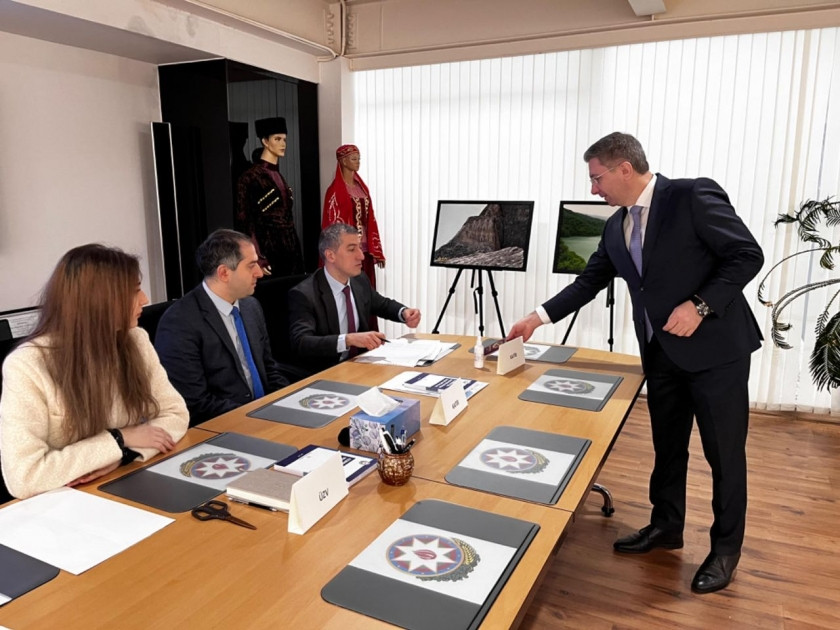 Koreya Respublikasındakı səfirliyimizdə Azərbaycan prezidenti seçkiləri ilə əlaqədar səsverməyə start verilib<font color=red> - FOTOLAR</font>