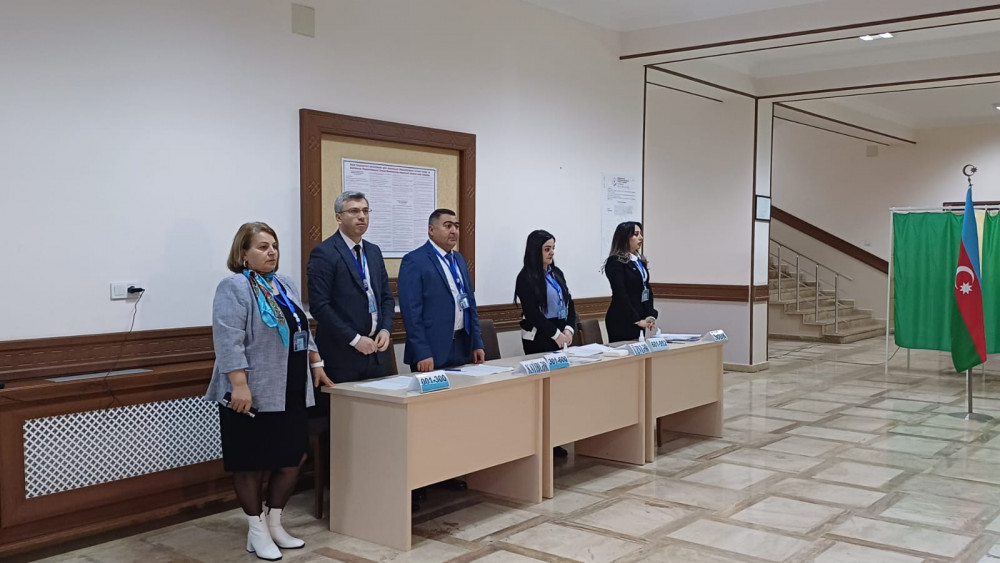 Naxçıvanda  növbədənkənar  prezident seçkiləri üçün seçki məntəqələri açılıb<font color=red> - FOTOLAR</font>