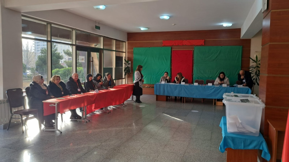 Bu gün seçkiləri QHT-lərdən rekord sayda müşahidəçi izləyir<font color=red> - FOTOLAR</font>