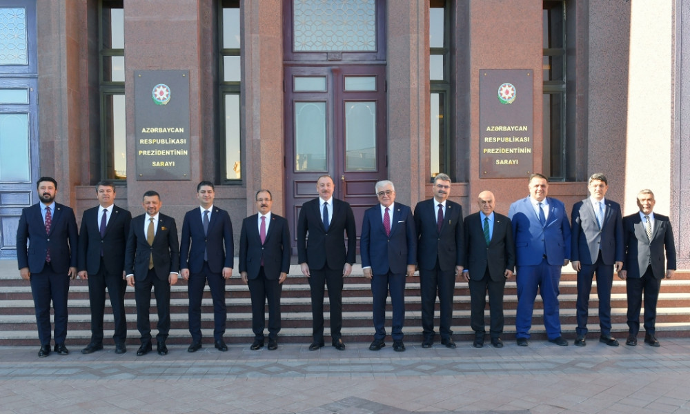 Prezident İlham Əliyev Türkiyə Böyük Millət Məclisinin üzvlərindən ibarət nümayəndə heyətini qəbul edib<font color='red'> - YENİLƏNƏCƏK</font><font color=red> - FOTOLAR</font>