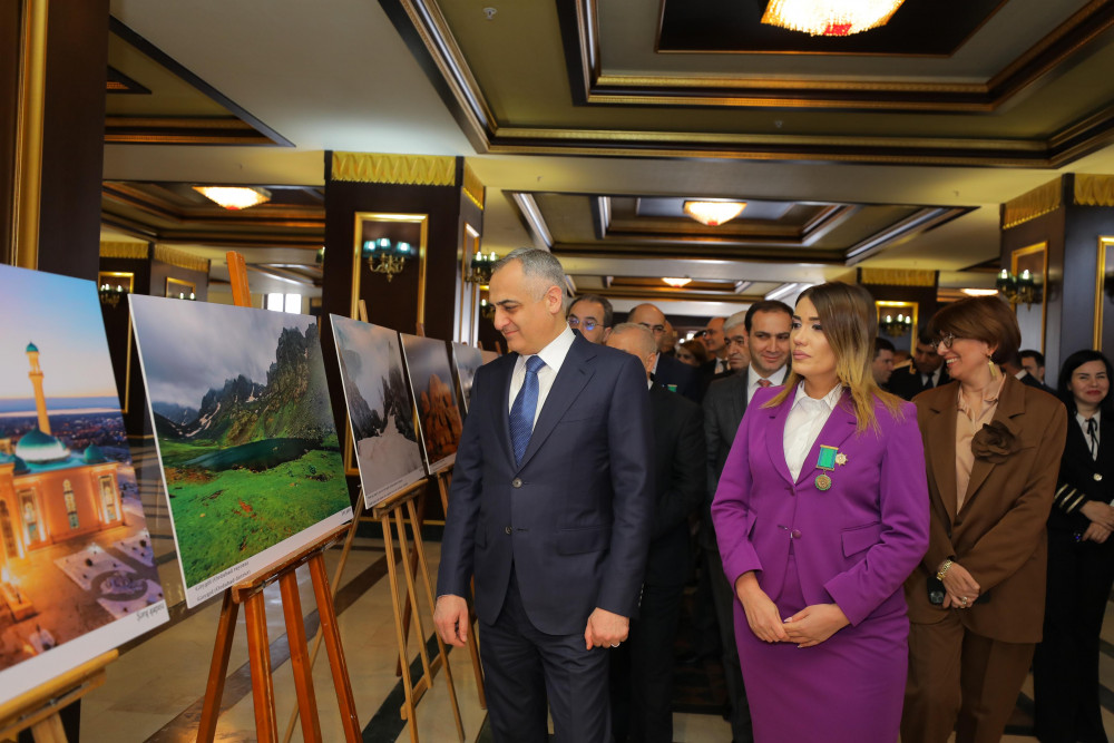 Naxçıvan Muxtar Respublikasının yaranmasının 100 illiyi ilə bağlı tədbir keçirilib<font color='red'> - YENİLƏNİB</font><font color=red> - FOTOLAR</font>