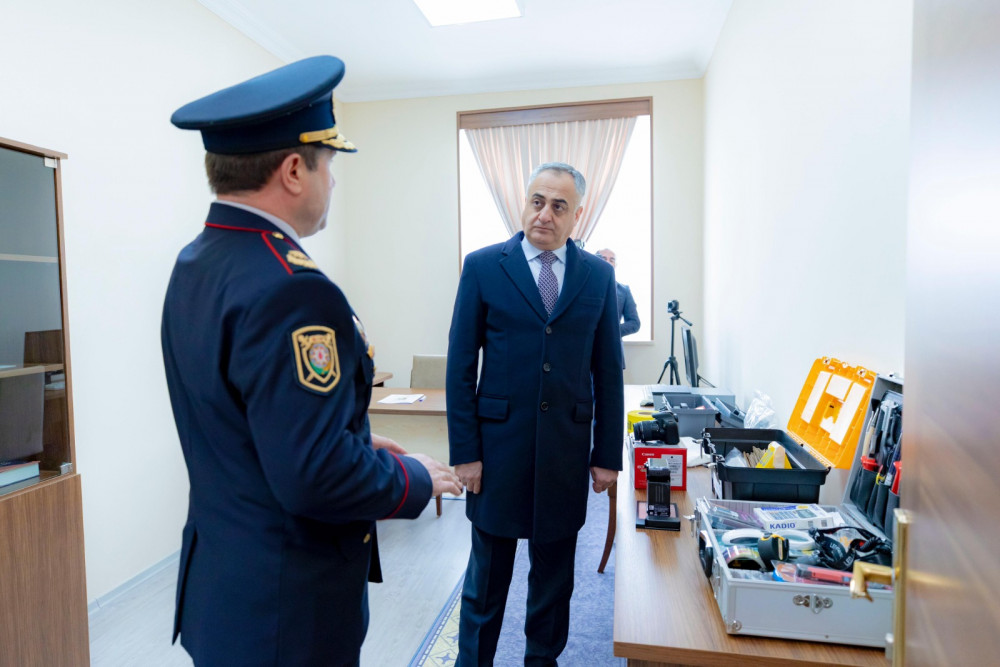 Polis orqanlarına yeni xidməti avtomobillər təqdim olunub,  Dəmir Yolu Nəqliyyatında Polis Şöbəsinin inzibati binası istifadəyə verilib<font color=red> - FOTOLAR</font>