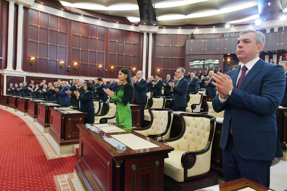Azərbaycan Respublikasının Prezidenti İlham Əliyevin andiçmə mərasimi keçirilib<font color='red'> - YENİLƏNİB 4</font><font color=red> - FOTOLAR</font>