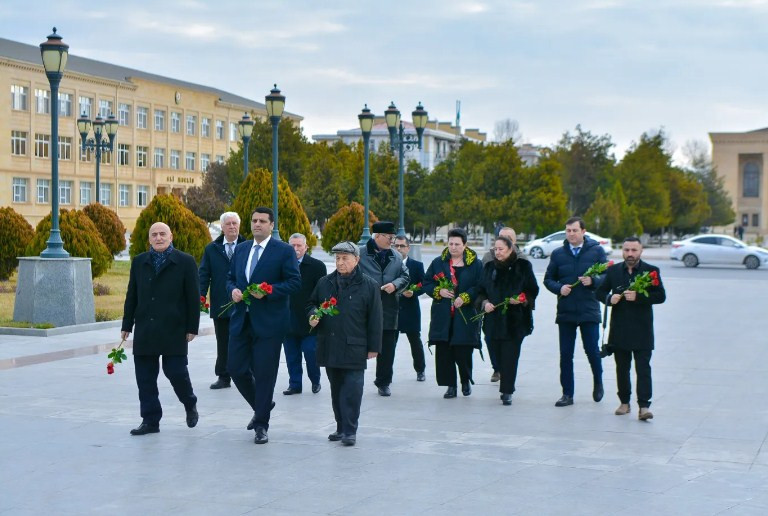 NDU-da “Türk dünyasına açılan Şərq Qapısı: Naxçıvan 100” adlı konfrans keçirilib<font color='red'> - YENİLƏNİB</font><font color=red> - FOTOLAR</font>
