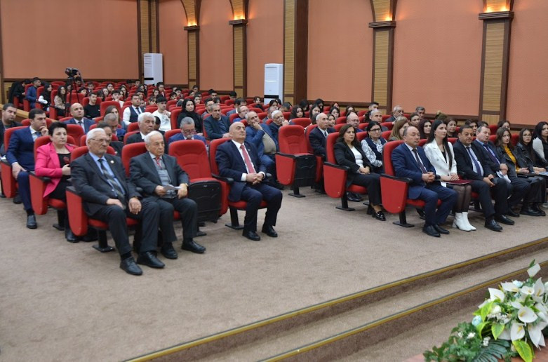 NDU-da “Türk dünyasına açılan Şərq Qapısı: Naxçıvan 100” adlı konfrans keçirilib<font color='red'> - YENİLƏNİB</font><font color=red> - FOTOLAR</font>