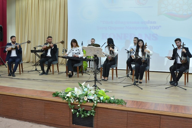 NDU-da “Türk dünyasına açılan Şərq Qapısı: Naxçıvan 100” adlı konfrans keçirilib<font color='red'> - YENİLƏNİB</font><font color=red> - FOTOLAR</font>