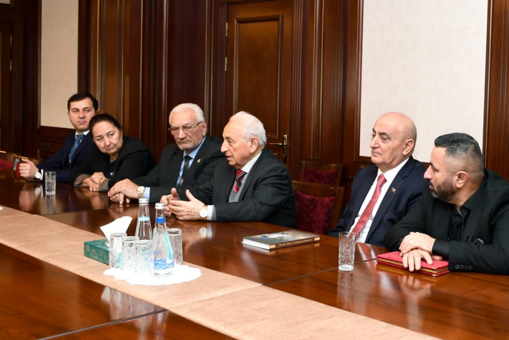 Səlahiyyətli nümayəndə Türk Ağsaqqalları  Birliyinin nümayəndə heyəti ilə görüşüb <font color=red> - FOTOLAR</font>