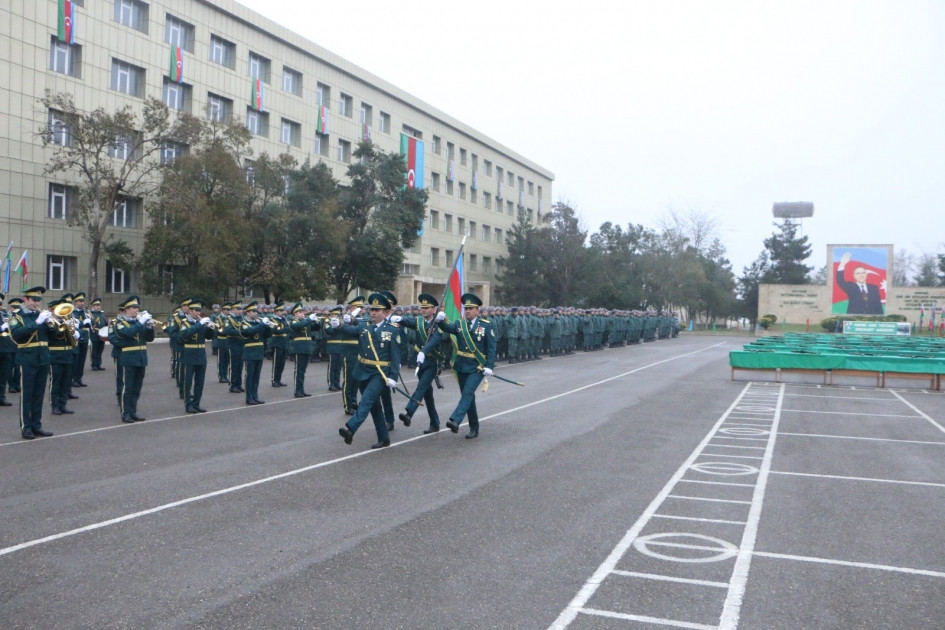 Gənc əsgərlərin andiçmə mərasimi keçirilib<font color=red> - FOTOLAR</font>