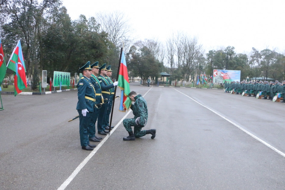 Gənc əsgərlərin andiçmə mərasimi keçirilib<font color=red> - FOTOLAR</font>