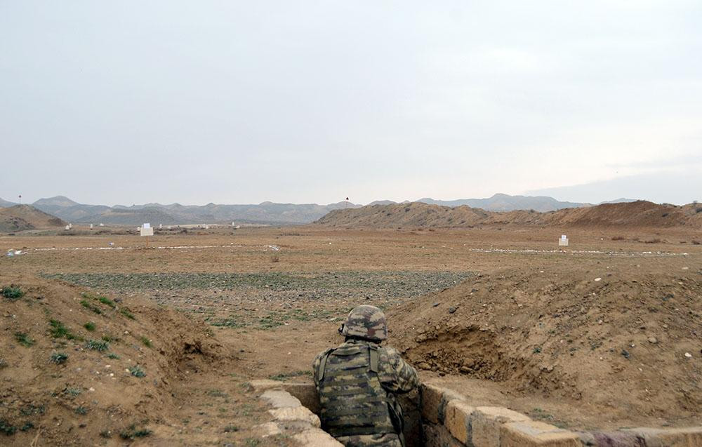 Hərbi vəzifəlilər atəşin aparılması üzrə tapşırıqları icra ediblər<font color=red> - VİDEO</font><font color=red> - FOTOLAR</font>