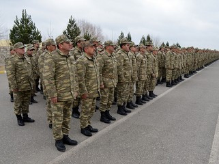 Ehtiyatdan çağırılan bir qrup hərbi vəzifəlinin iştirakı ilə döyüş hazırlığı üzrə məşğələlər keçirilib<font color=red> - FOTOLAR</font>