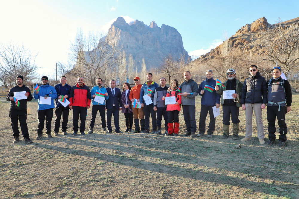 Tükiyə alpinistləri Xocalı faciəsi qurbanlarının xatirəsini Haçadağın zirvəsində anıb<font color=red> - FOTOLAR</font>