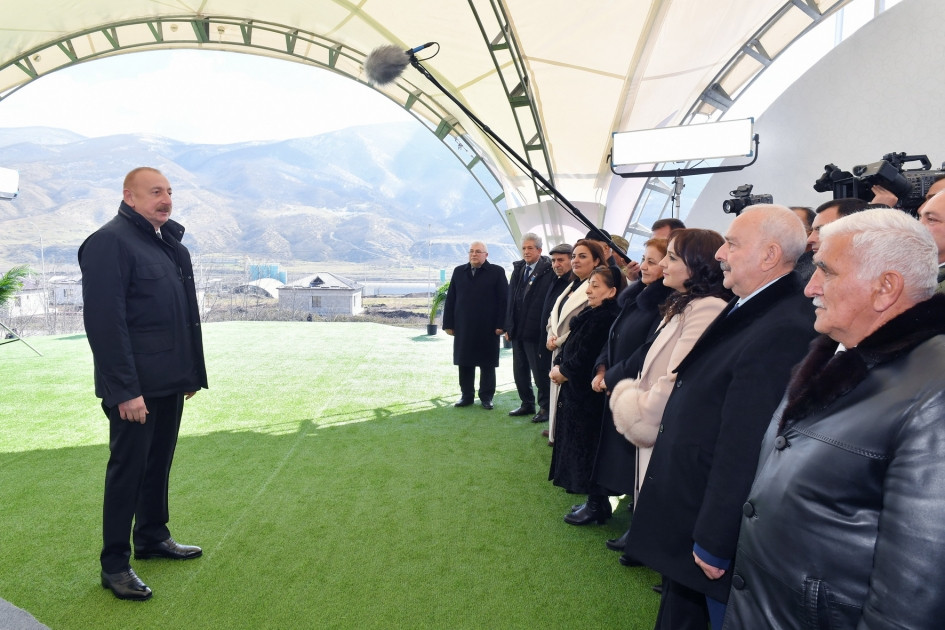 Prezident Xocalıda soyqırımı memorialının təməlini qoyub, Xankəndi şəhərində olub<font color='red'> - YENİLƏNİB 2</font><font color=red> - FOTOLAR</font>