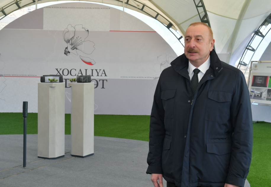 Prezident Xocalıda soyqırımı memorialının təməlini qoyub, Xankəndi şəhərində olub<font color='red'> - YENİLƏNİB 2</font><font color=red> - FOTOLAR</font>