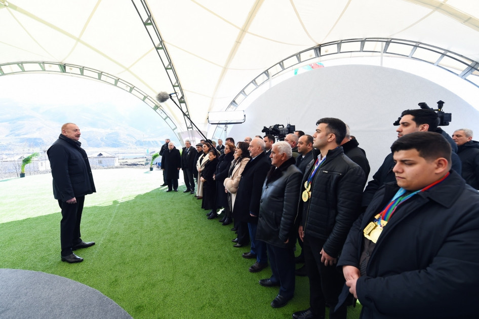 Prezident Xocalıda soyqırımı memorialının təməlini qoyub, Xankəndi şəhərində olub<font color='red'> - YENİLƏNİB 2</font><font color=red> - FOTOLAR</font>