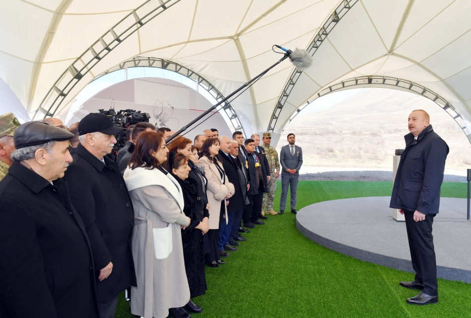Prezident Xocalıda soyqırımı memorialının təməlini qoyub, Xankəndi şəhərində olub<font color='red'> - YENİLƏNİB 2</font><font color=red> - FOTOLAR</font>