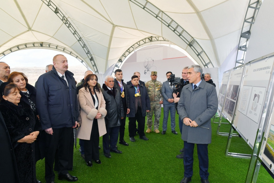 Prezident Xocalıda soyqırımı memorialının təməlini qoyub, Xankəndi şəhərində olub<font color='red'> - YENİLƏNİB 2</font><font color=red> - FOTOLAR</font>