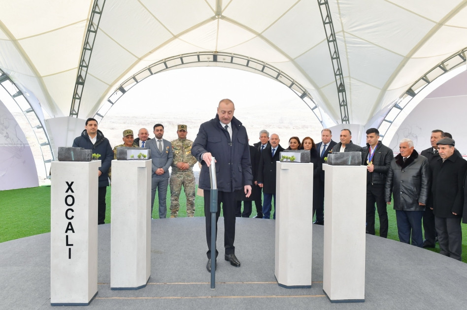 Prezident Xocalıda soyqırımı memorialının təməlini qoyub, Xankəndi şəhərində olub<font color='red'> - YENİLƏNİB 2</font><font color=red> - FOTOLAR</font>