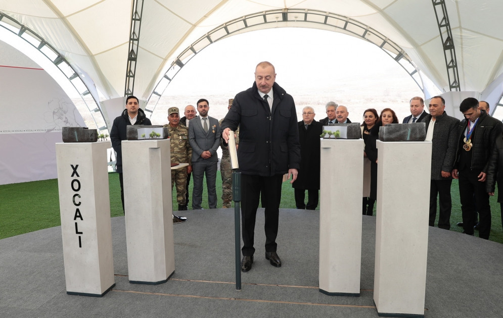 Prezident Xocalıda soyqırımı memorialının təməlini qoyub, Xankəndi şəhərində olub<font color='red'> - YENİLƏNİB 2</font><font color=red> - FOTOLAR</font>