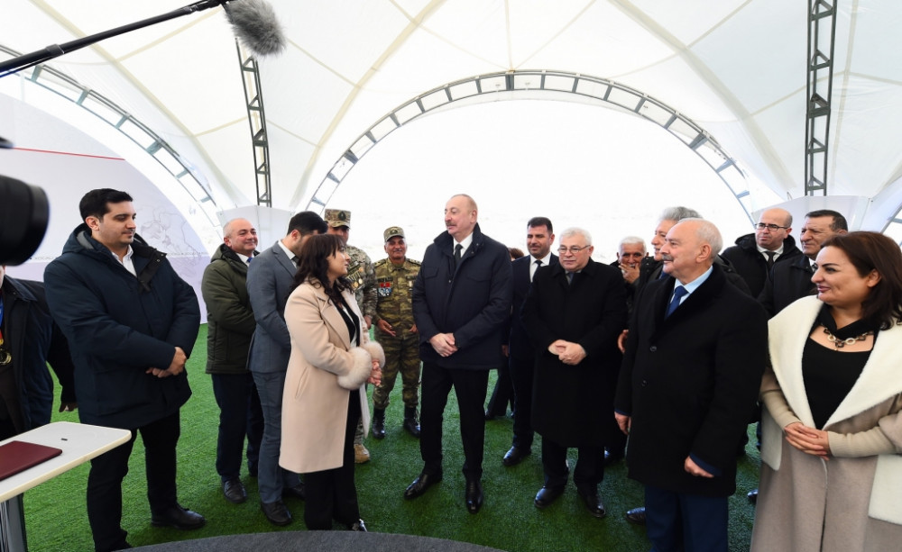 Prezident Xocalıda soyqırımı memorialının təməlini qoyub, Xankəndi şəhərində olub<font color='red'> - YENİLƏNİB 2</font><font color=red> - FOTOLAR</font>