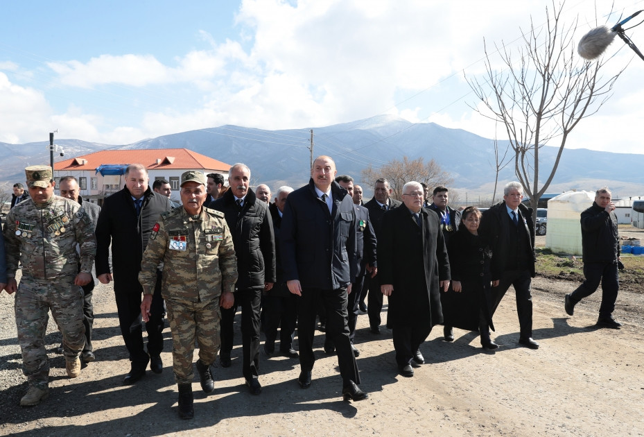 Prezident Xocalıda soyqırımı memorialının təməlini qoyub, Xankəndi şəhərində olub<font color='red'> - YENİLƏNİB 2</font><font color=red> - FOTOLAR</font>