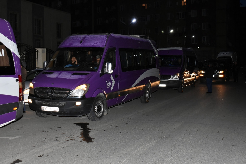 Laçın şəhərinə növbəti köç karvanı yola düşüb<font color=red> - FOTOLAR</font>