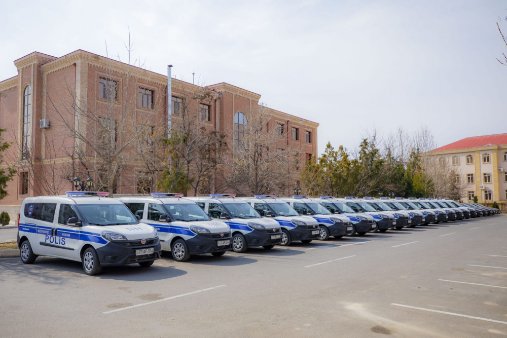 Naxçıvan polisinə 20 yeni xidməti avtomobil verilib<font color=red> - FOTOLAR</font>