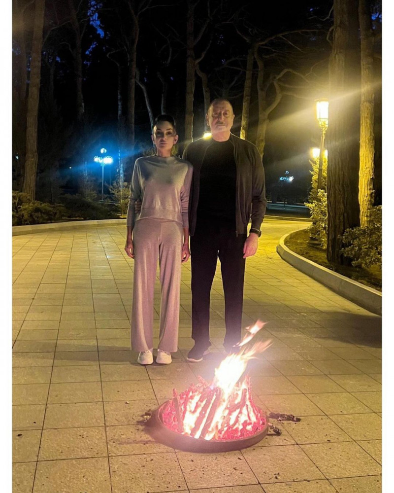 Birinci vitse-prezident Mehriban Əliyeva Od Çərşənbəsi ilə bağlı paylaşım edib<font color=red> - FOTOLAR</font>