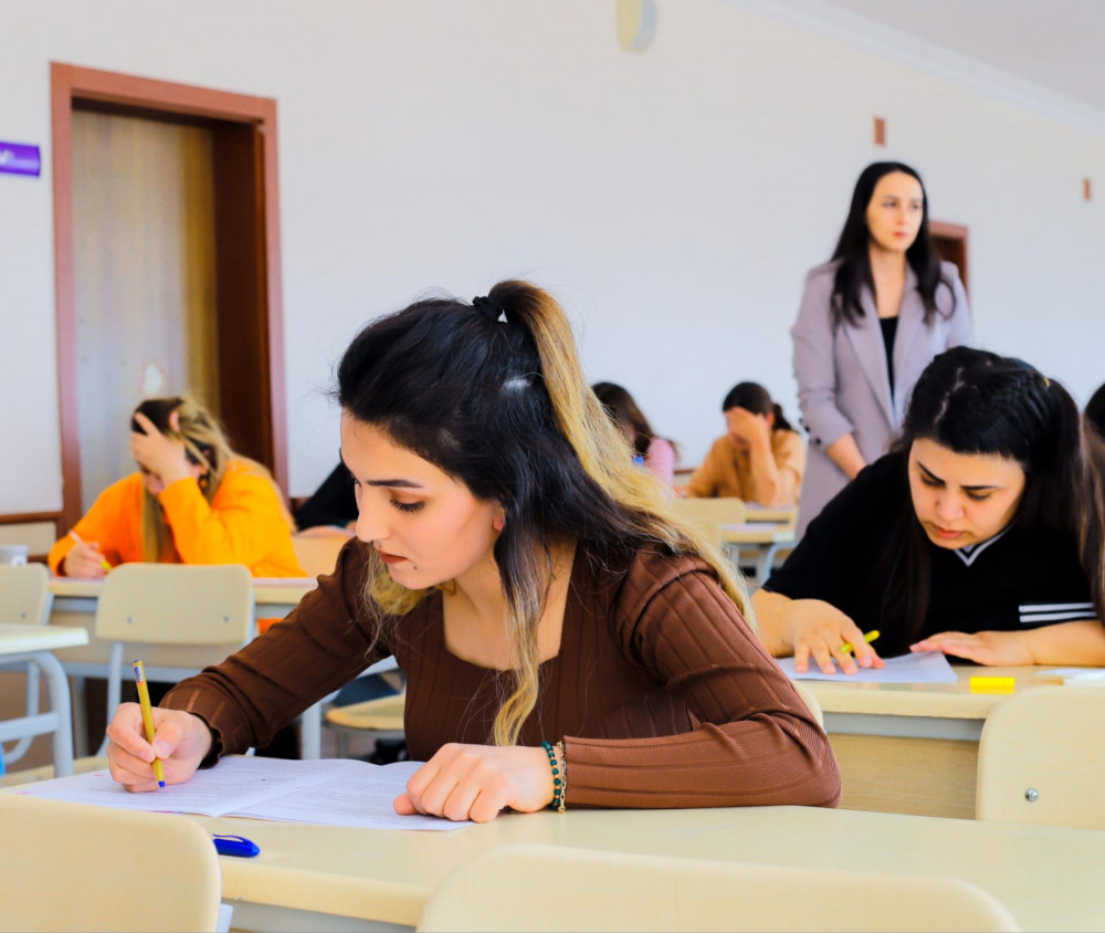 Naxçıvanda təhsil müəssisələrində vakant laborant vəzifələri üçün müsabiqə keçirilib<font color=red> - FOTOLAR</font>