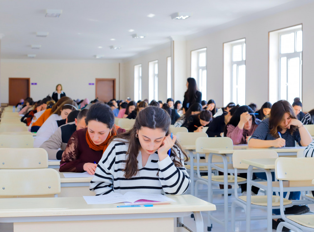 Naxçıvanda təhsil müəssisələrində vakant laborant vəzifələri üçün müsabiqə keçirilib<font color=red> - FOTOLAR</font>