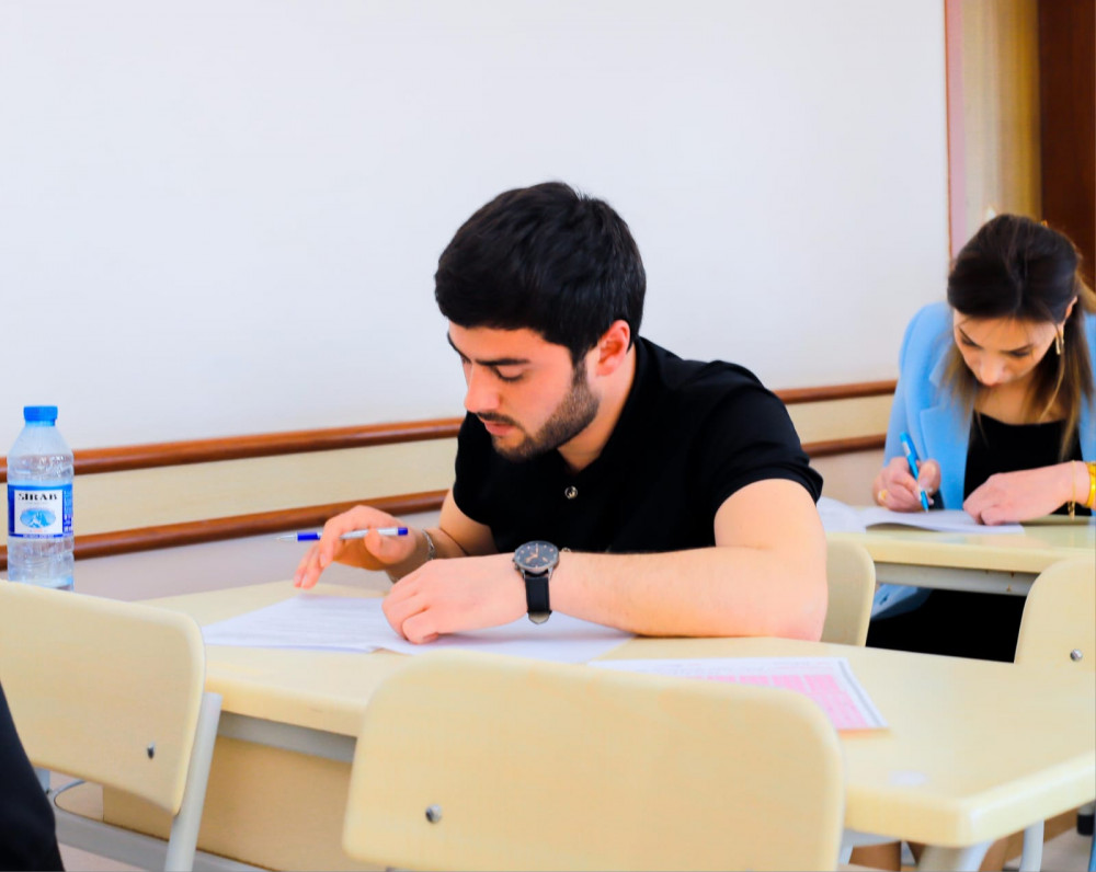 Naxçıvanda təhsil müəssisələrində vakant laborant vəzifələri üçün müsabiqə keçirilib<font color=red> - FOTOLAR</font>